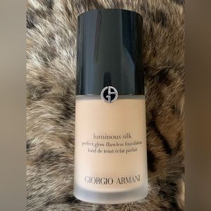 Giorgio Armani Luminous Silk Foundation